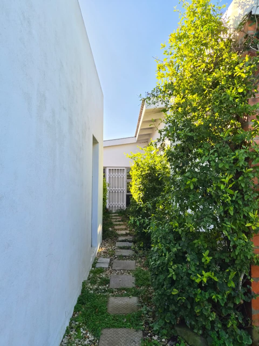 6 Bedroom Property for Sale in Stilbaai Wes Western Cape